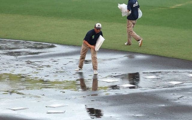甲子園騒然…約48分の伝統芸「魔法か芸術」　一瞬で消えた水溜まりに相次ぐ称賛
