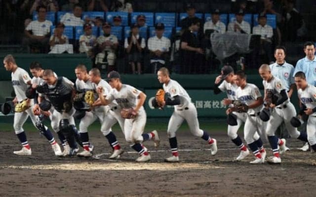 NPBファンも感嘆…横浜高の盤石攻守に「プロより強い」の声がSNS上で相次ぐ　2度目の甲子園春夏連覇へ快勝発進
