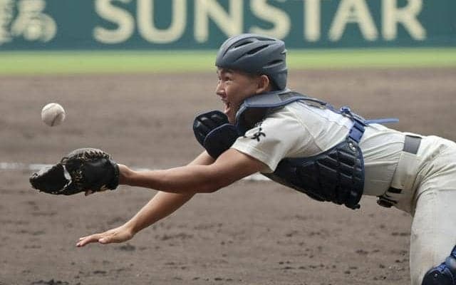 勝利導くスーパーキャッチ　西日本短大付・山下「練習ではできない」