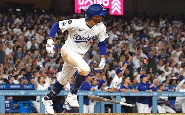 やっと見られたベッツの笑顔が「泣ける」　大谷興奮の逆転弾…“フリフリ”にSNS感慨