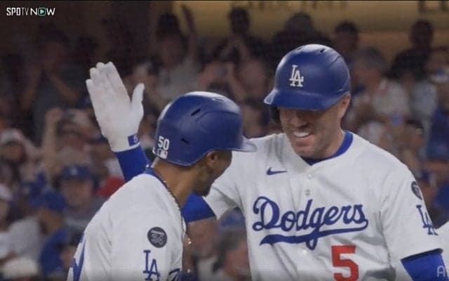 ベッツ、復活弾を「ベンチ一丸で喜んでいますね」 フリーマンに見せた“とびきりの笑顔” 苦しかった…待望の瞬間に感情爆発