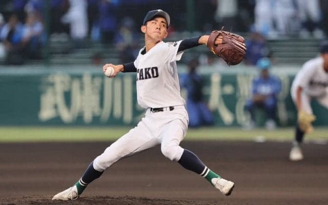 佐賀北が\"がばい旋風\"以来の初戦突破！エース右腕が10回140球の熱投！最後は2者連続三振でサヨナラ導く！【25年甲子園】