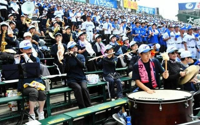 アルプスとどろく熱い応援　卒業生らが演奏　聖隷クリストファー