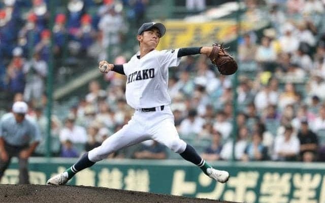 佐賀北エースの稲富投手「新しい風を」　サヨナラ勝ちを呼び込む力投