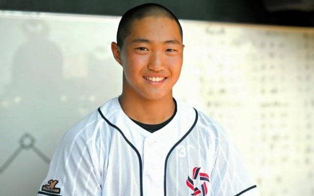 ケガで投手断念、一人多役の欠かせない存在に　北海・井尻瑛斗記録員