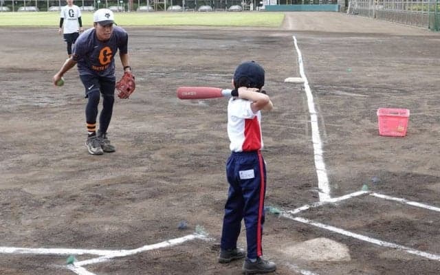 少年野球で危険な“バット投げ”をどう防ぐ？　プロも推奨…楽しく習慣化できる「入れたら1点」