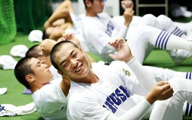 県岐阜商、室内練習で調整　主将・河崎「全員スイングが速い」と自賛