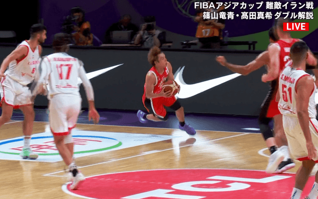 “まさかの顔面強打”が痛々しい…バスケ日本代表選手にアクシデント！「広告部分のモップが足りなかった？」解説者も絶叫