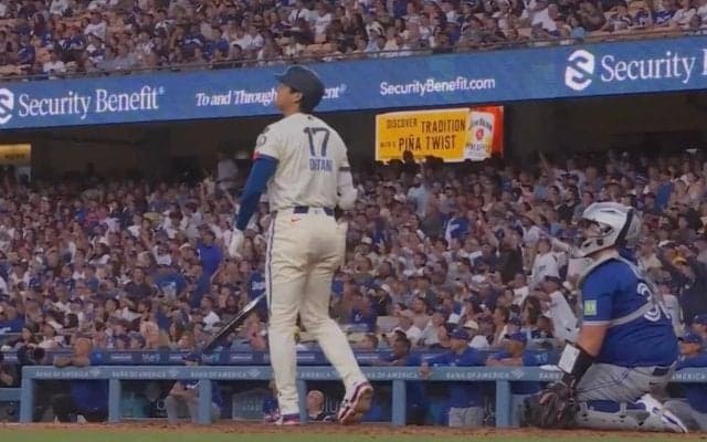 カッコよすぎる！大谷翔平、40号特大弾で“衝撃の光景”「すげえw」「神々しい」ゆっくりと“確信歩き”をはじめる…ファン騒然