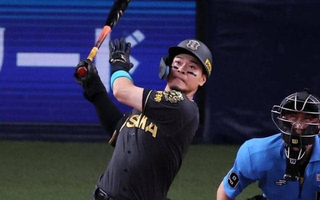 佐藤輝明は「全打席敬遠したほうが…」　独走31号に他球団ファンお手上げ「バケモン」