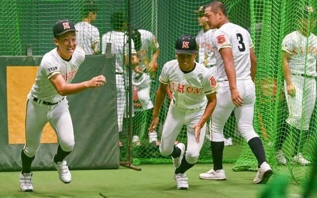 雨にも負けず、順延にも「みんないい雰囲気」　日大山形の岩下主将