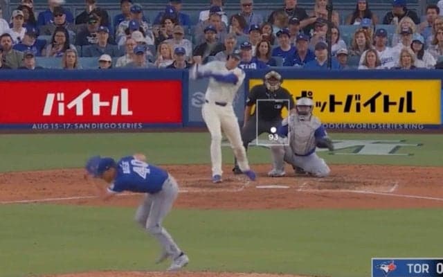 一体、何なんだよ…！ド軍フリーマン、弾丸ライナーで“異常事態”「立てないw」「そりゃビビる」相手投手の頭上ギリギリを”爆速通過”