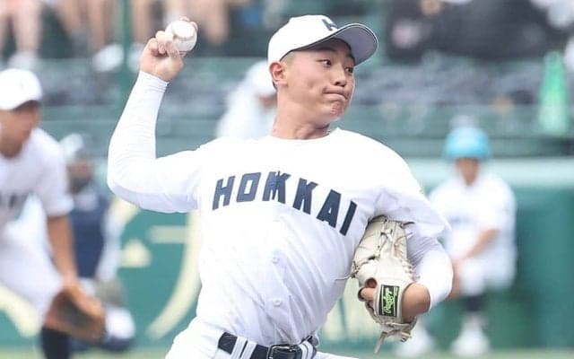 甲子園で1年生が147キロ連発「ビビった」　マウンドで躍動する13番に熱視線「すごすぎ」