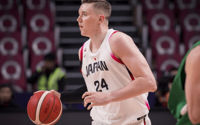 アジアカップで日本の“鷹”が躍動！ ホーキンソンが平均12.7リバウンドで堂々の部門別1位に