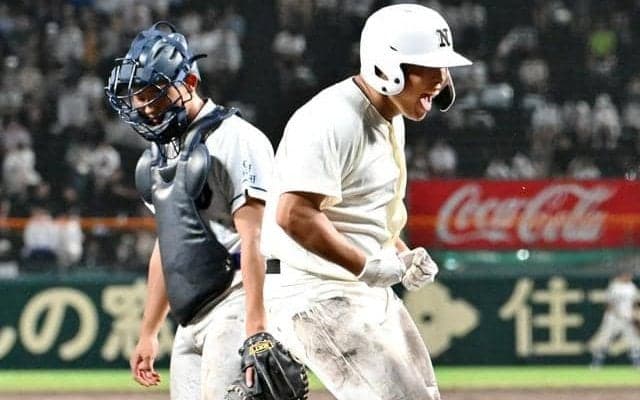 日大三の2年生4番打者・田中諒　勝負を決めるホームランを放つ