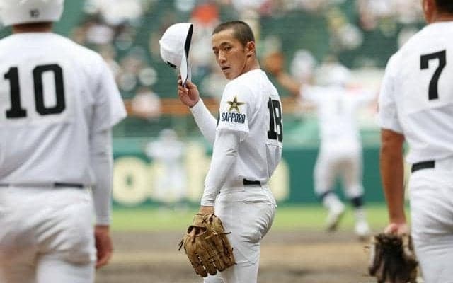 足に賭けた甲子園　決めた盗塁、チームに勢い　北海・出口徳太郎選手