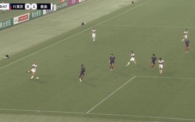 「すごいところ通した」鈴木優磨、どんぴしゃ過ぎる“ワンタッチピンポイントクロス”が話題沸騰「脱帽だわ」「なんでもやれるんやな」超絶コントロールパスで決勝点アシストの瞬間
