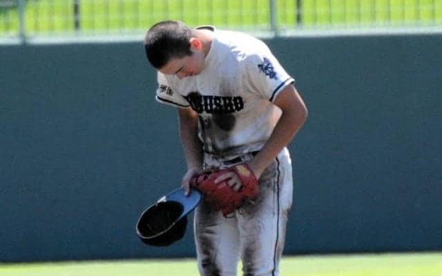 「野球の神様」にきょうも一礼　松商学園の漆戸大晟・遊撃手
