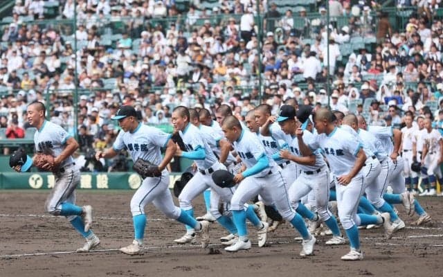 山梨学院152キロ右腕が快投、岡山学芸館の左腕と、尽誠学園の「エースで4番主将」が完封！【12日の夏甲子園】
