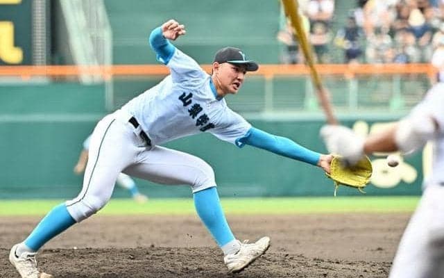 山梨学院の2年生エース・菰田陽生投手　六回まで無安打無失点と好投