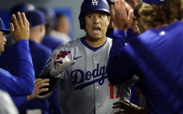 「ショウヘイは信じられないほど素晴らしい」かつての本拠地で“MVPコール”と米記者　4戦連発43号も…延長戦で敗れて3連敗