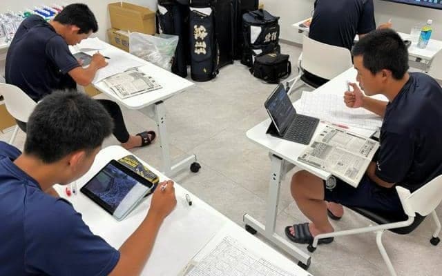 横浜が相手でも「ギリギリ…」　甲子園初出場の綾羽支える「分析班」