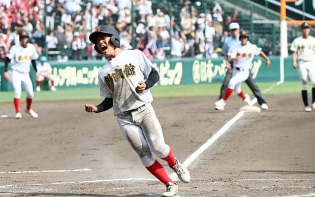 客席ざわつく代打、積極的なベンチワーク　強豪を下した創成館