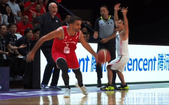 ふざけるな！ 富樫勇樹とホーバスHCが“衝撃判定”に激昂…「審判も敵か」「アンスポ並みにぶつかってるやん」元日本代表は“笛を吹きにくい空気”を指摘