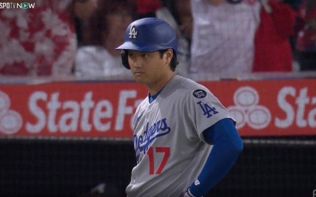 こんなことある？ 大谷翔平に“まさかの光景”「鳥肌たった」「ウソだろw」思わず呆然と立ち尽くす”衝撃プレー”… ファン騒然