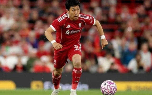 リバプール、開幕戦は遠藤航がスタメンか　課題のカウンター対策にクラブOBが提言「スロットはエンドウの先発起用を考えなければならない」