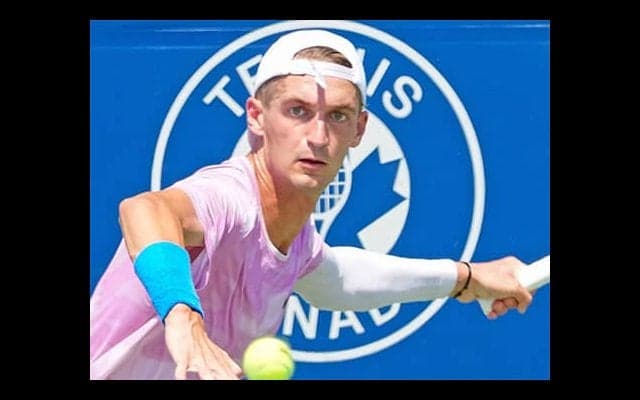  予選勝者が世界4位破る大金星 