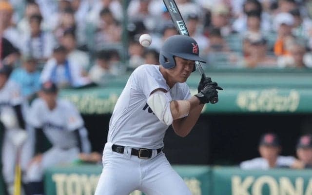 横浜のクリーンアップが連続死球受ける、チームはその後逆転に成功【25年夏甲子園】