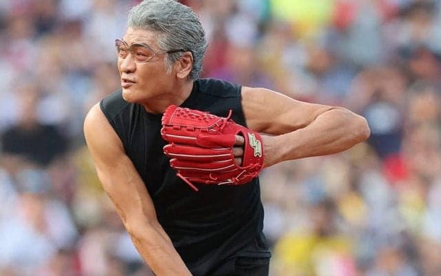 還暦直前なのに…豪快フォームで衝撃103キロ　ワイルド始球式に騒然「おじの体格じゃねぇ」