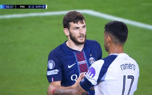 喧嘩番長が仲裁！？ トッテナム新主将の“自覚”にファン驚愕「ちゃんとキャプテンしてた」「仲裁してるw」一触即発シーンを収めた一部始終