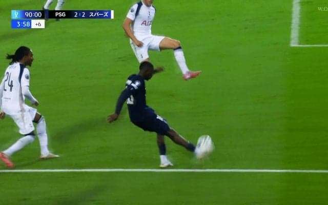 驚愕！ PSGエースの“神ムーブ→弾丸クロス”「あんな人数がいたのに…」「アクションとキックの質が高い」名物解説者も舌を巻いた一部始終