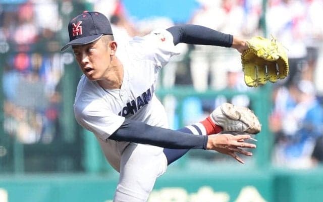 横浜2年生右腕は「バケモノ」　対戦相手も“恐怖”…打席で見た凄み「全然手が出ない」