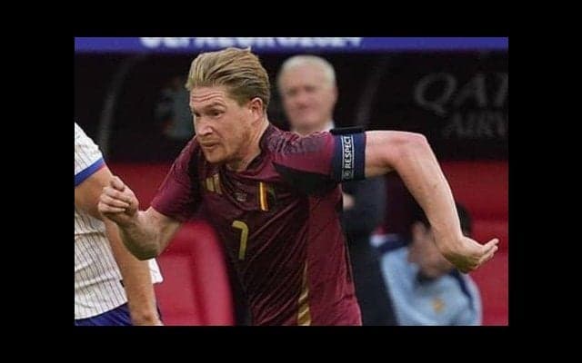 デ・ブライネ加入でベルギー代表コンビ結成！セリエA王者ナポリの“アルマーニ仕様”新サードユニに｢カッコ良すぎるやろ｣大絶賛！｢渋すぎん？｣の声も