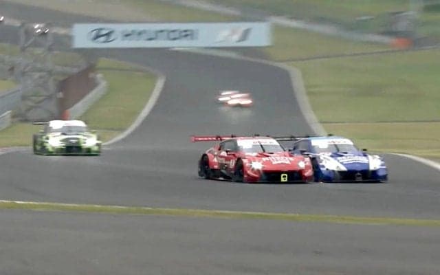 ZとZがまさかの“接触” 痛恨の5秒加算…コース外“押し出し”に「闘志むき出し最高でした」「両者一歩も引かないバトル」