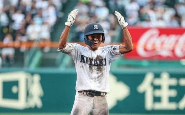 意地の2安打　がばい旋風の年生まれの仲間と躍動　佐賀北・宮崎主将