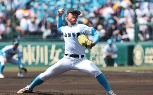 山梨学院・菰田陽生が150キロ計測で5回1安打無失点！打っては犠飛＆適時三塁打で自らを援護！【25年夏甲子園】