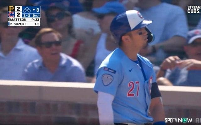 球場騒然！鈴木誠也、“疑惑の判定”に憮然…まさかの三振宣告に大きくリアクション 現地実況「6インチも高く外れていた」