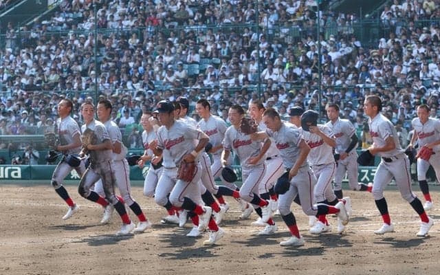 昨夏決勝を戦った京都国際と関東第一が2年連続8強入り、日大三と関東第一の東京対決へ！山梨学院は17安打で夏初のベスト8入り！【16日の夏甲子園】