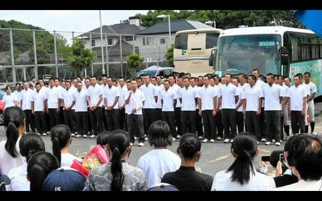 甲子園出場の聖隷クリストファー　帰校に生徒らが拍手の出迎え
