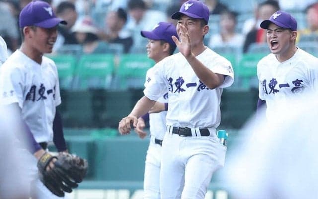アルプスに騒然「試合に集中できない」　甲子園どよめく演奏…NHK中継でも話題「プロですか？」