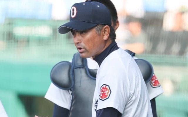 甲子園通算30勝を達成した沖縄尚学を率いる比嘉公也監督は同校のレジェンド！エースとしてセンバツ優勝、監督として19勝経験