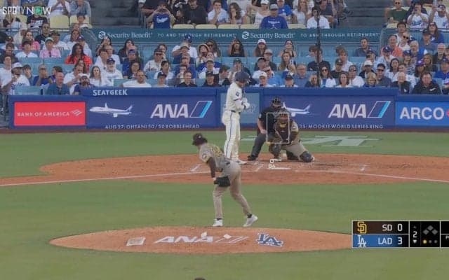 大谷翔平、あまり見たことがない“棒立ちスルー”リアクション…大荒れピッチャーの危険球には“のけぞり絶叫”の場面も