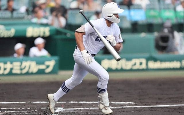 創部100周年の県岐阜商の伝統の力だ！5番・宮川が初回に先制2点適時打！2年生がつないだ投手リレーで16年ぶり8強【25年夏甲子園】