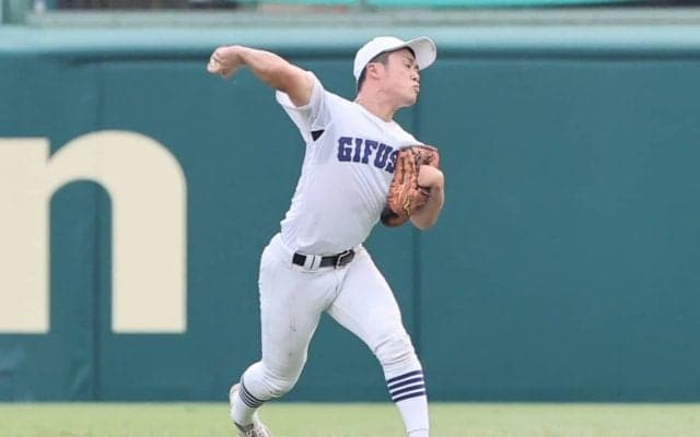 左手のハンディ克服の横山が3戦連続安打で打点マーク、「握り替えを早く」と驚きのレーザービームも披露【25年夏甲子園】