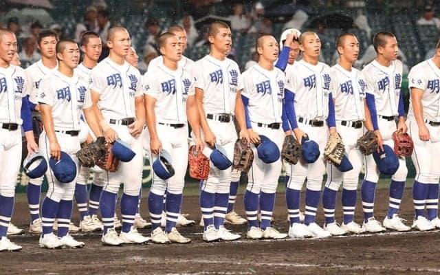 ポップな校歌が大反響「CDを売って」　誕生の舞台裏…急死した部員に捧げるもう1つの名曲も