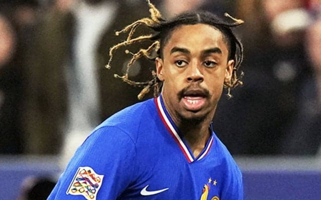 【欧州サッカー】「三笘薫と同じ種類のテクニック」エムバペの穴を埋めた22歳の新鋭ドリブラーを松井大輔が分析